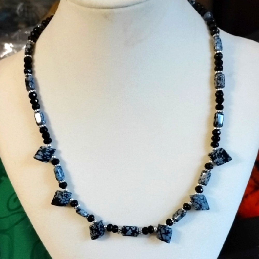 🎃Hand Crafted Snowflake Obsidian And Onyx Beaded Necklace🎃